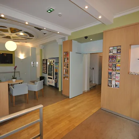 Saint Georges Lafayette Szálloda Párizs